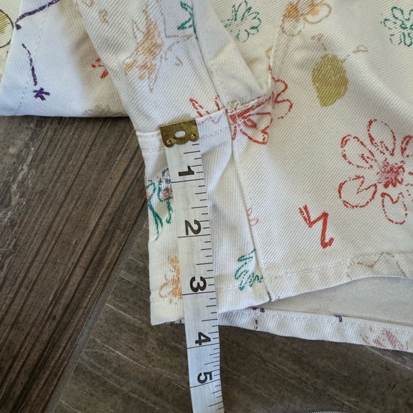 New Sample Levis High Waisted Space Doodle Jean Shorts size 27 - Picture 10 of 10